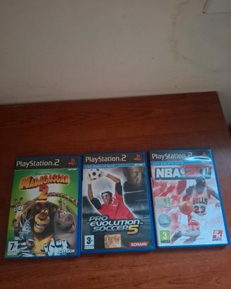 Lotto 3 Giochi PS2: Pes 5, NBA 2k11 e madacascar
