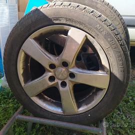 Cerchi in lega con gomme invernali