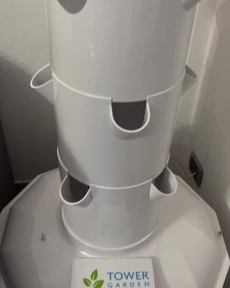 Tower Garden torre per coltivazione aeroponica
