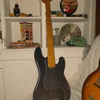 basso Fender precision bass