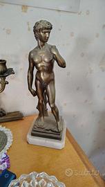 Statua