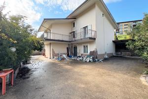 Villa indipendente con giardino