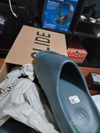 Yeezy Slides Adidas- Colorazione Slate Grey/Marine