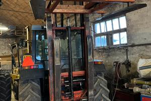 Muletto a sollevatore