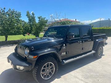 Jeep gladiator overland