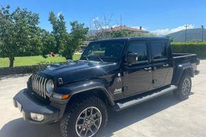 Jeep gladiator overland