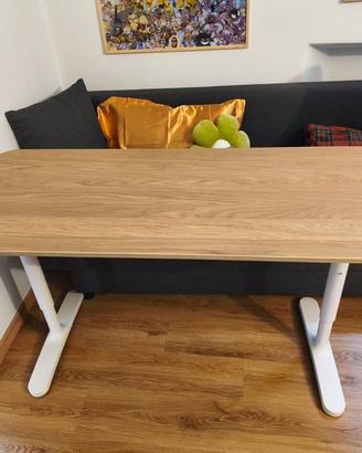 Scrivania IKEA BEKANT