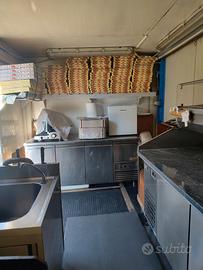 Cassone Camion Attrezzato per PIZZERIA
