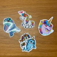 Set 4 Adesivi Cartoni Animati Unicorno e Stitch