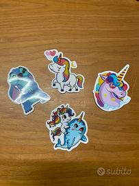 Set 4 Adesivi Cartoni Animati Unicorno e Stitch