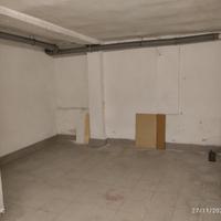 Ampio box zona viale Cremona