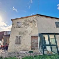 CASA SEMINDIPENDENTE A MONTEFIORE CONCA