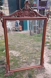 Specchio antico in legno intagliato a mano in Stil