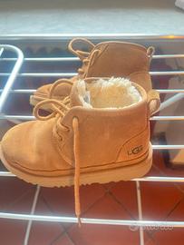 Stivaletti UGG, colore marrone, stringati, caldi