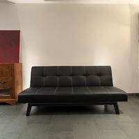 Divano letto in eco pelle nera