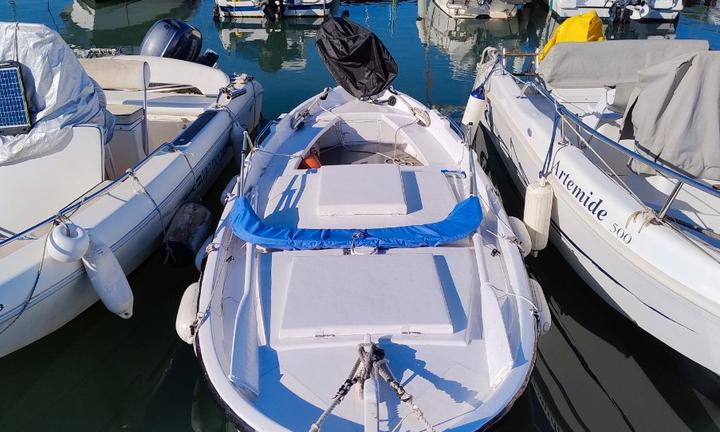 Gozzo in vetroresina