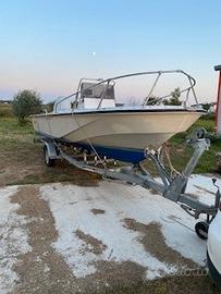 BOSTON WHALER OULTRAGE 18 solo scafo