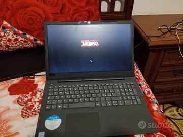 PC portatile Lenovo win11 12 RAM 256 SSD 