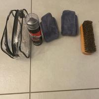 Kit per smacchiare e pulire la pelle