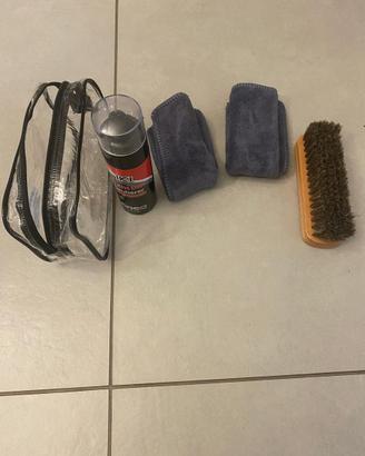Kit per smacchiare e pulire la pelle
