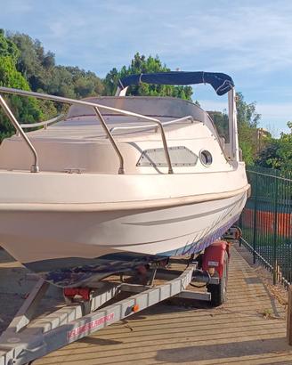 Maran 550 cabin