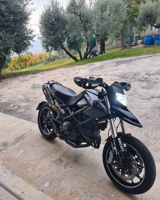 Ducati hypermotard 796