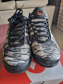 NIKE air max plus black/orange taglia 9 (EUR 42,5)