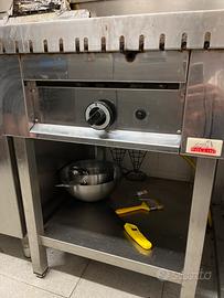 Fry top a gas