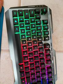 tastiera da gaming , cuffie mouse e tappetino