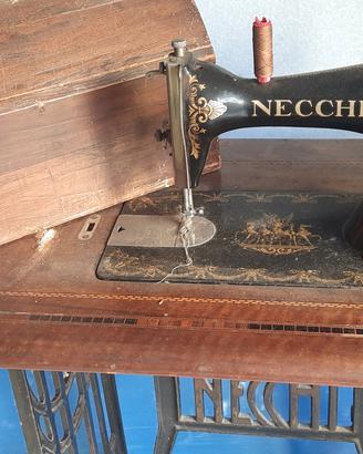 macchina da cucire Necchi