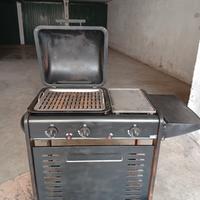 barbecue a gas tenuto bene  pari al nuovo 