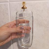 Bottiglia di profumo vuota 