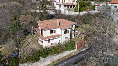 Villa di 193 m² con 4 locali a Ascrea