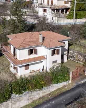Villa di 193 m² con 4 locali a Ascrea