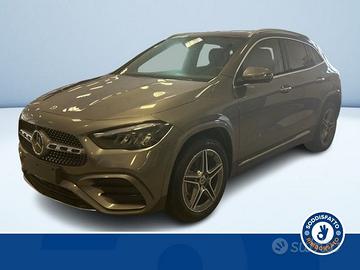 Mercedes-Benz GLA 250 E PLUG-IN HYBRID AUTOMA...