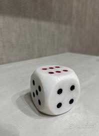 Dado gigante in marmo bianco, arredo disegn , idea