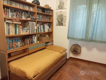 Cameretta: 2 letti e libreria ponte