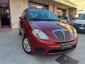 Lancia Ypsilon 1.3 MJT 75 CV Oro