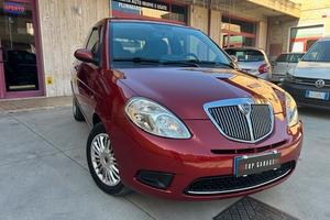 Lancia Ypsilon 1.3 MJT 75 CV Oro