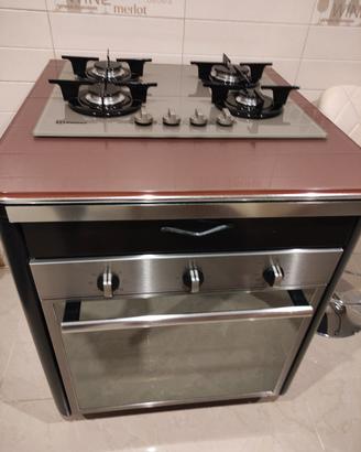 piano cottura e forno, completo anche di mobile