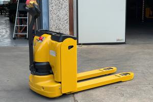 transpallet elettrico Yale MP16