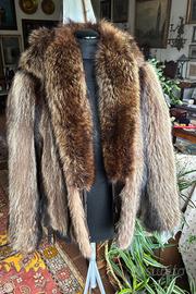 Giacca corta con cappuccio in marmotta canadese