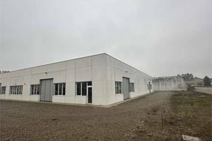 Immobile di 1100 m² a Cavezzo