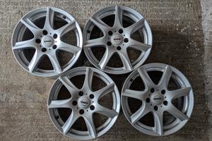 cerchi in lega Nissan 16"