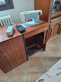 macchina da cucire con mobile 