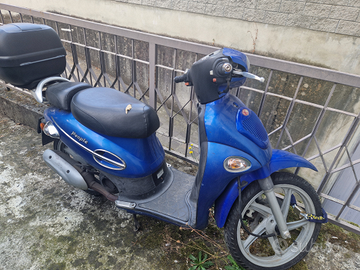 Kymko People scooter