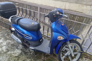 Kymko People scooter