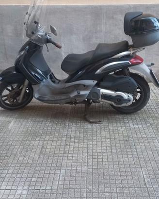 Beverly 400
