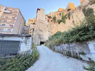 AUTORIMESSA A NAPOLI