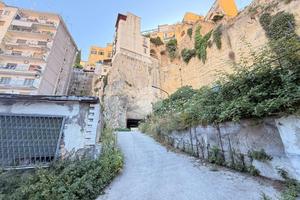 AUTORIMESSA A NAPOLI